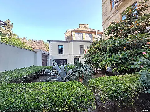 Satılır 4 otaqlı həyət evi 145 m² — Bakı 4 otaq 145.00 m²