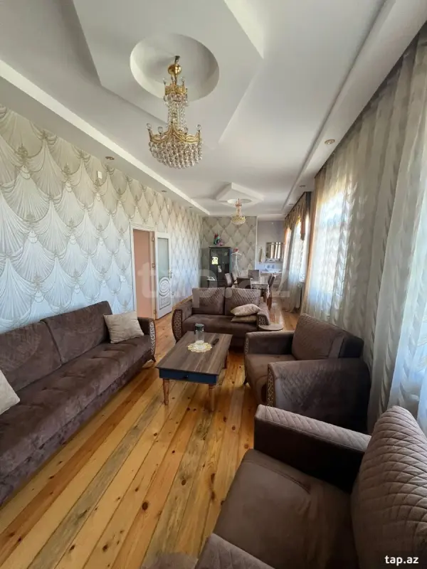 Satılır 6 otaqlı həyət evi 300 m²