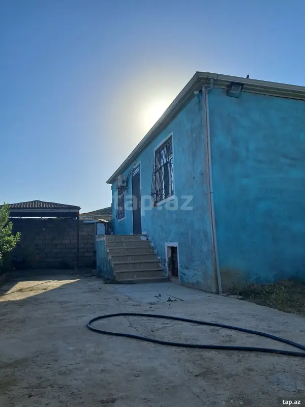 Satılır 3 otaqlı həyət evi 100 m²