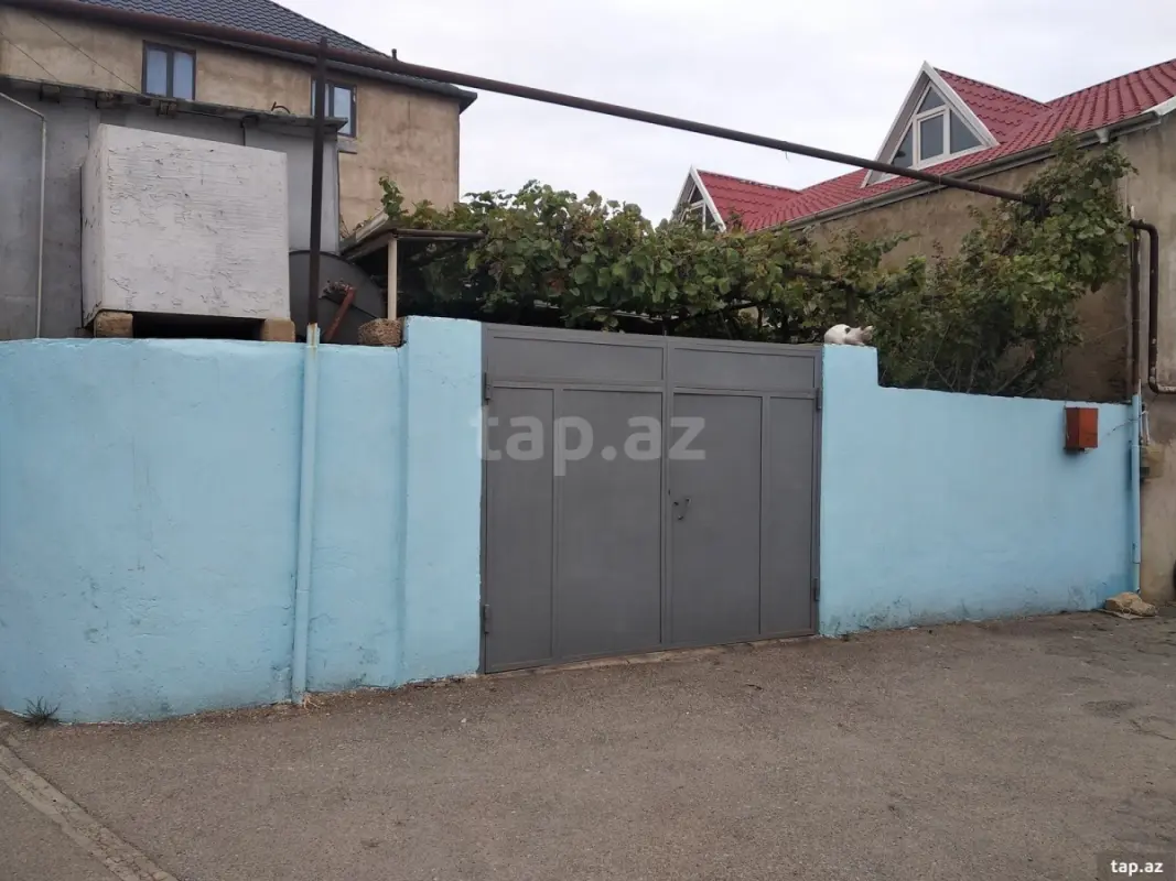 Satılır 4 otaqlı həyət evi 200 m²