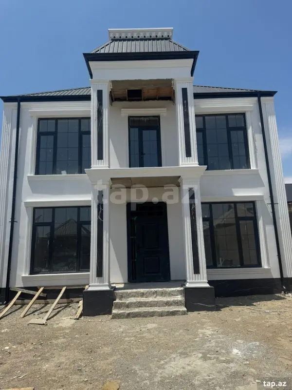 Satılır 5 otaqlı həyət evi 180 m²