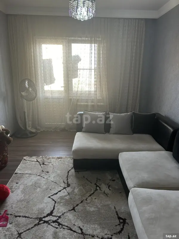 Satılır 4 otaqlı mənzil 90 m²