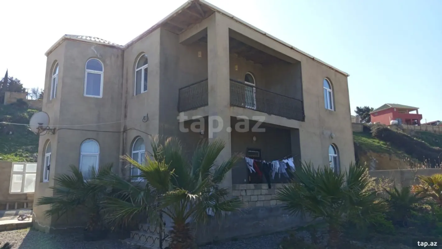 Satılır 5 otaqlı həyət evi 130 m²