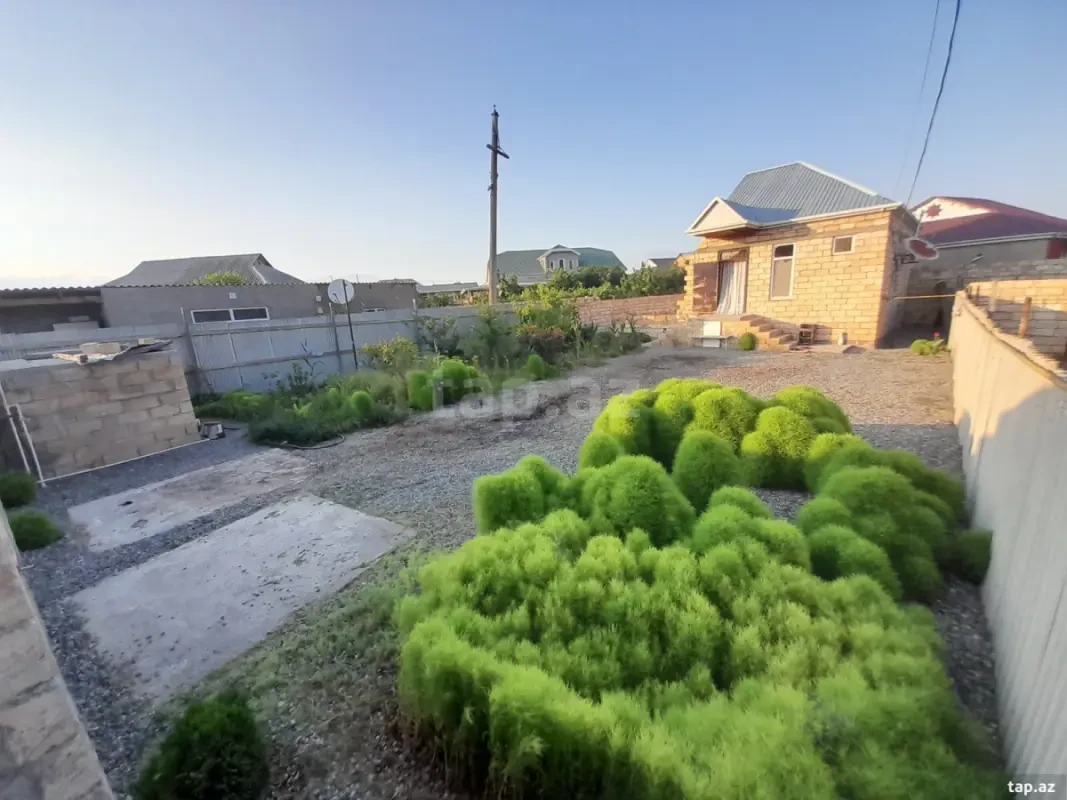 Satılır 3 otaqlı həyət evi 4 m²