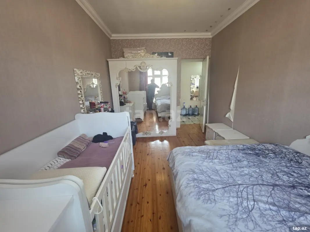 Satılır 5 otaqlı həyət evi 200 m²