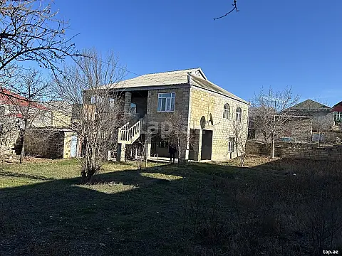 Satılır 8 otaqlı həyət evi 300 m² — Gəncə 8 otaq 300.00 m²