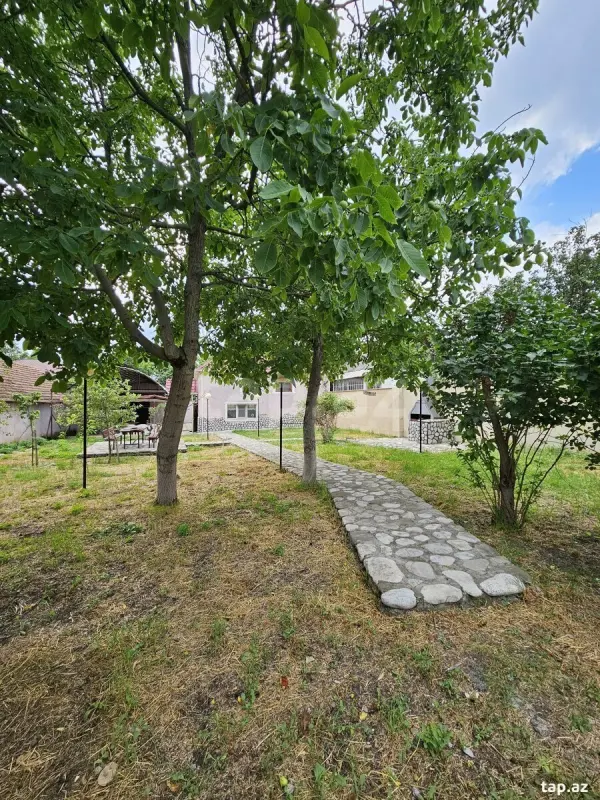 Satılır 4 otaqlı həyət evi 130 m²