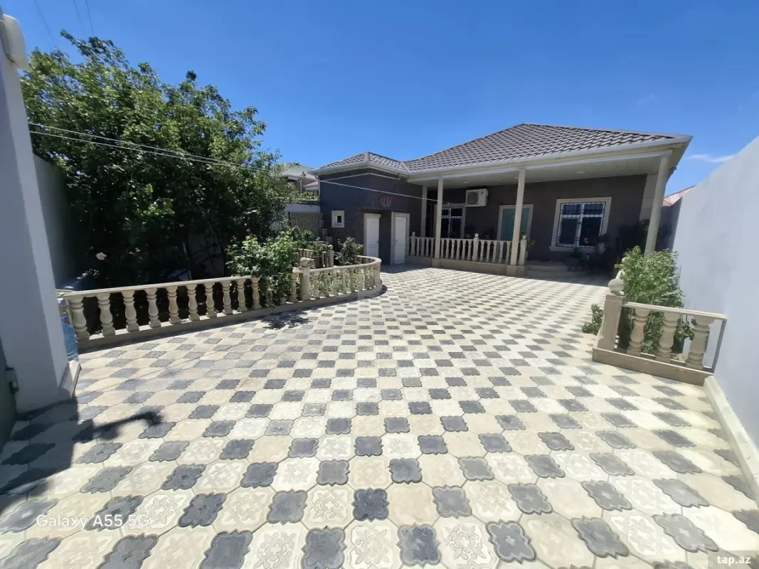 Satılır 3 otaqlı həyət evi 208 m²