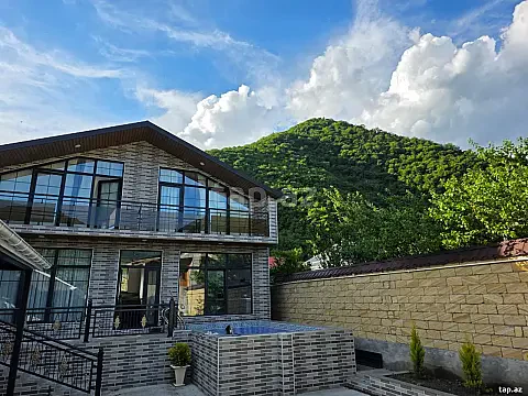 Kirayə verilir 4 otaqlı həyət evi 200 m² — Qax 4 otaq 200.00 m²