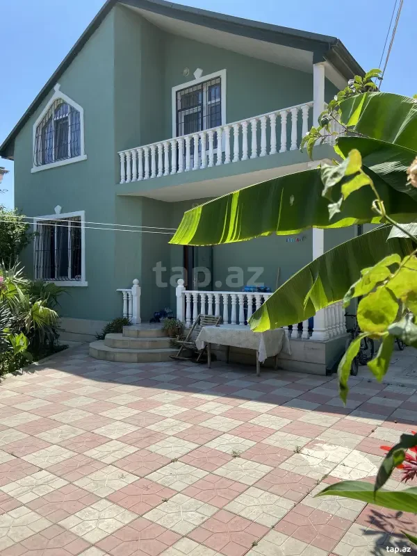 Satılır 5 otaqlı həyət evi 180 m²
