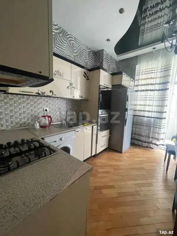 Kirayə verilir 3 otaqlı yeni tikili 100 m²