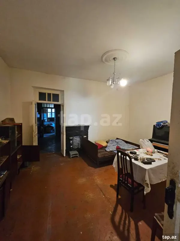 Satılır 5 otaqlı həyət evi 240 m²
