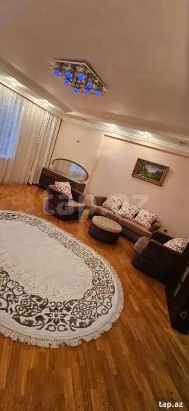 Kirayə verilir 2 otaqlı yeni tikili 100 m²