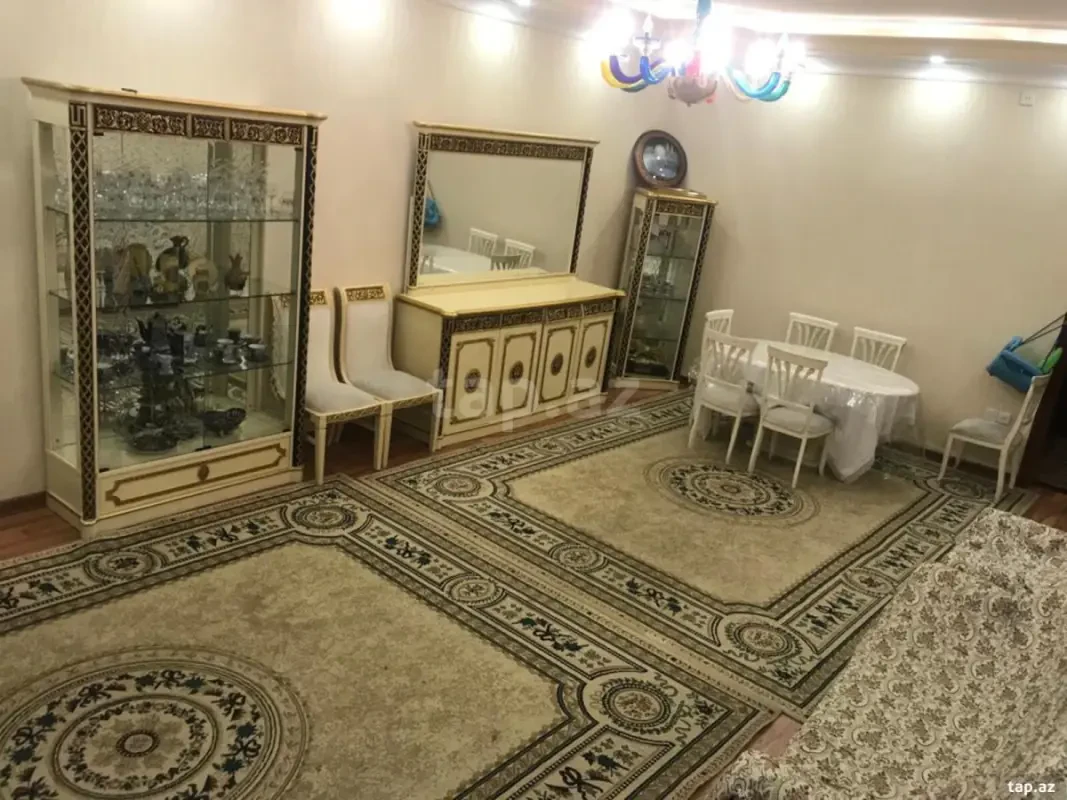 Satılır 4 otaqlı yeni tikili 185 m²