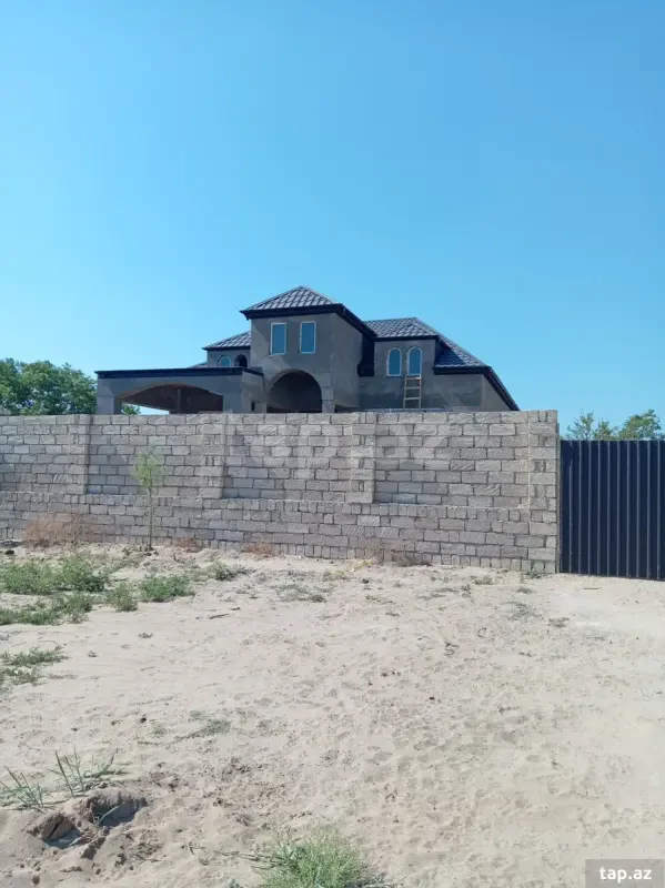Satılır 5 otaqlı həyət evi 160 m²