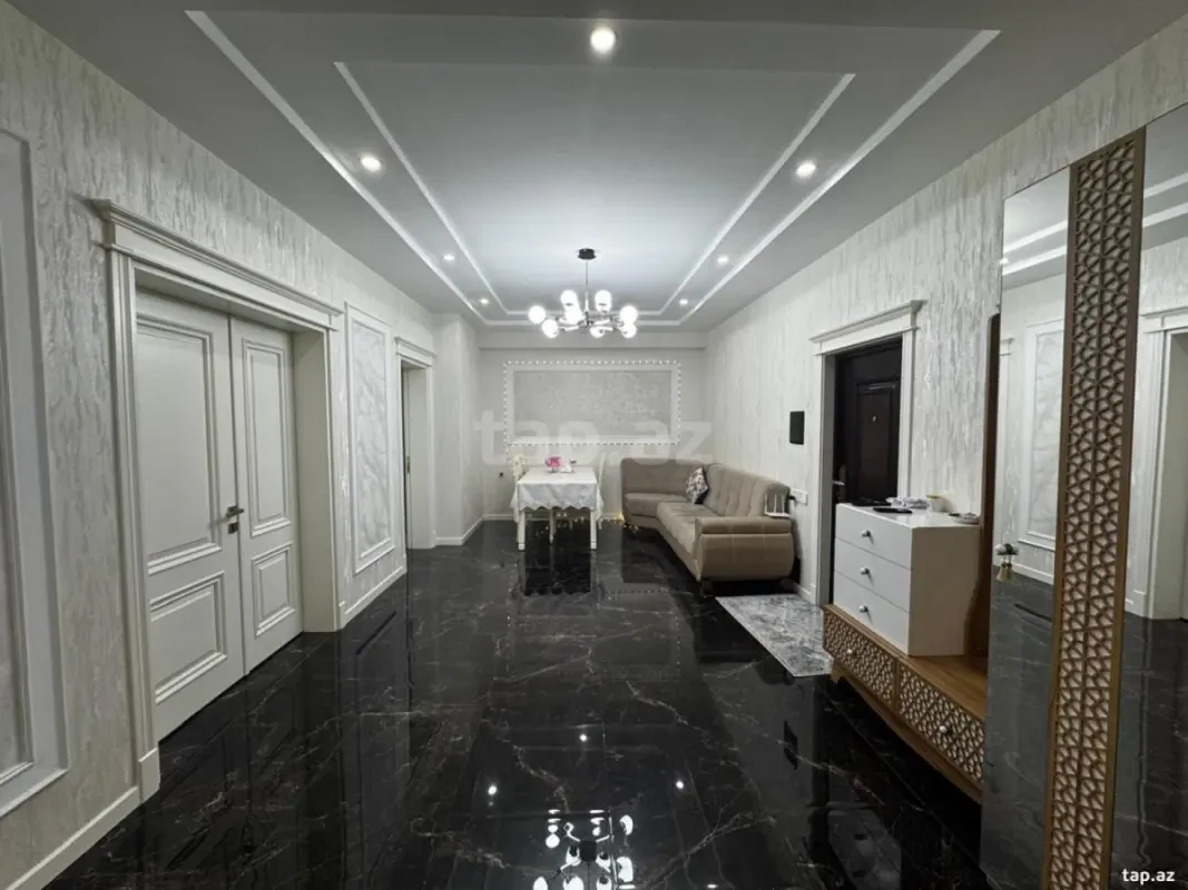 Satılır 3 otaqlı yeni tikili 128 m²