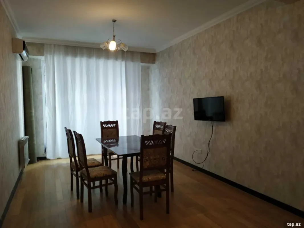 Kirayə verilir 2 otaqlı yeni tikili 70 m²