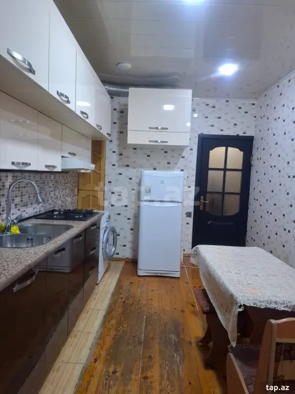 Kirayə verilir 2 otaqlı mənzil 70 m²