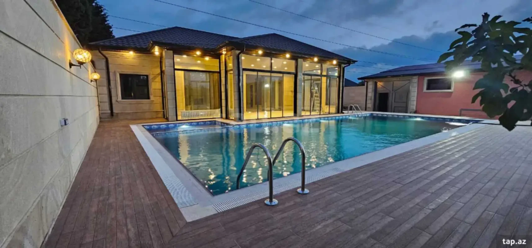 Kirayə verilir 4 otaqlı həyət evi 250 m²