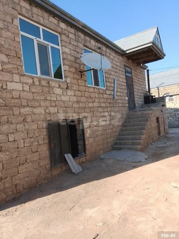 Satılır 4 otaqlı həyət evi 140 m²