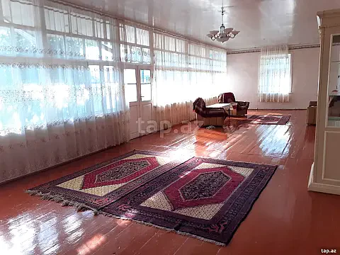Satılır 8 otaqlı həyət evi 163.8 m² — Gəncə 8 otaq 163.80 m²