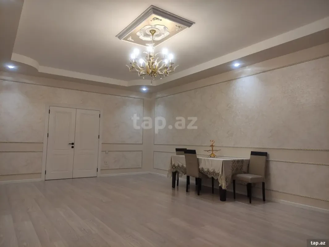 Satılır 10 otaqlı həyət evi 450 m²