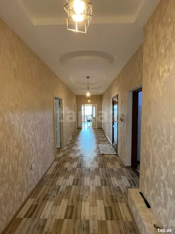 Kirayə verilir 3 otaqlı yeni tikili 130 m²