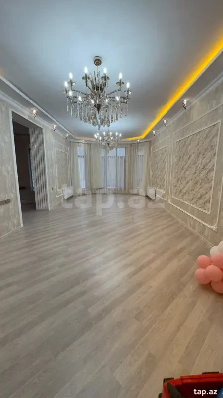 Satılır 5 otaqlı həyət evi 280 m²