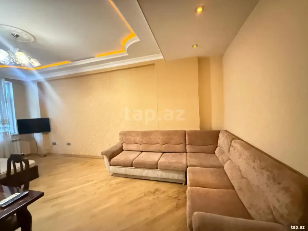 Kirayə verilir 2 otaqlı yeni tikili 70 m²