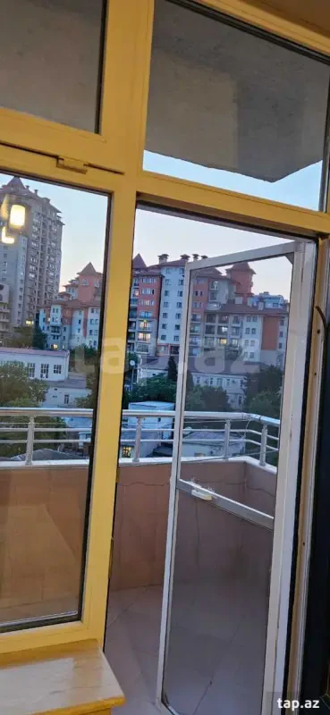 Kirayə verilir 2 otaqlı yeni tikili 100 m²