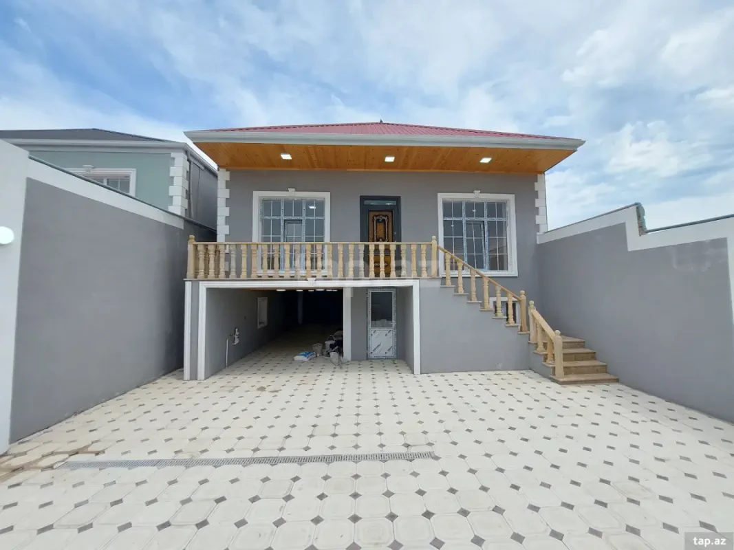 Satılır 4 otaqlı həyət evi 220 m²