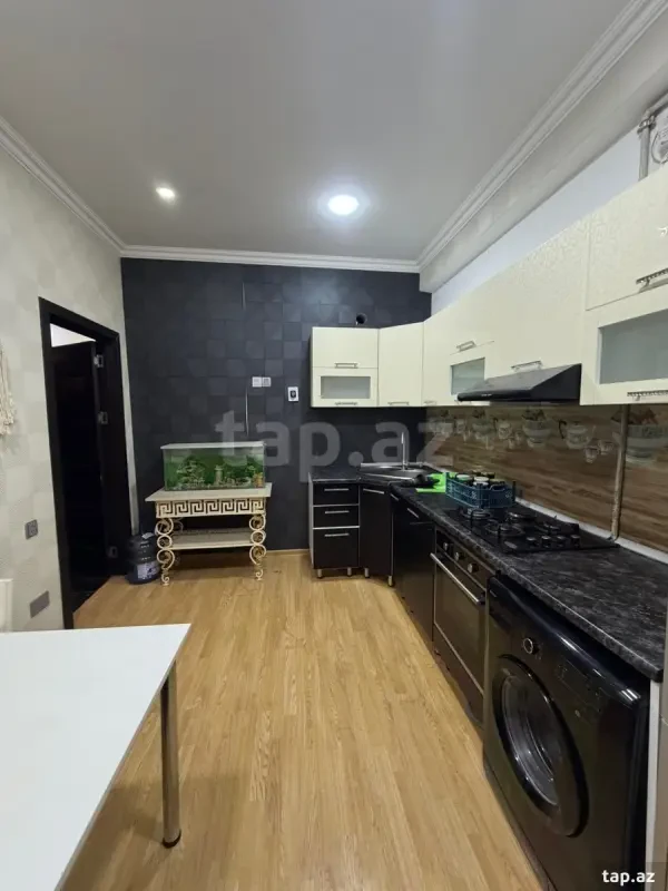 Kirayə verilir 2 otaqlı yeni tikili 78 m²