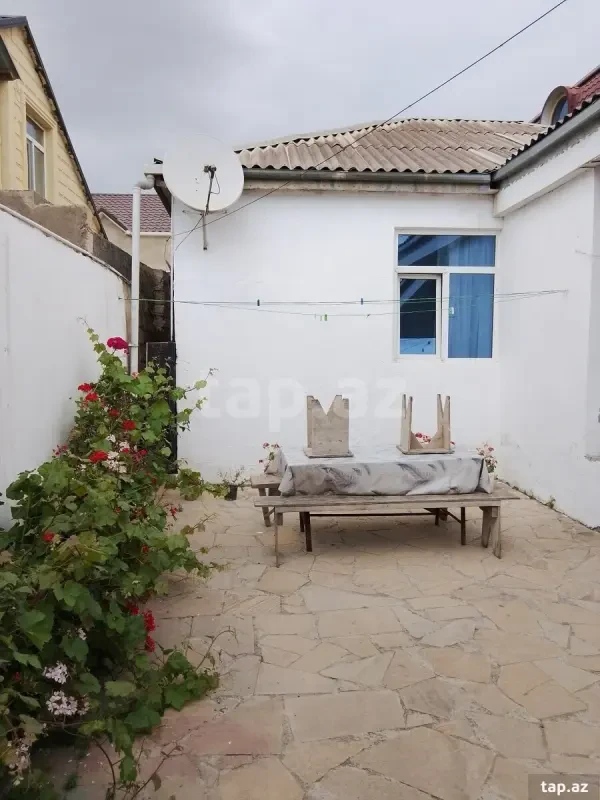 Satılır 4 otaqlı həyət evi 90 m²