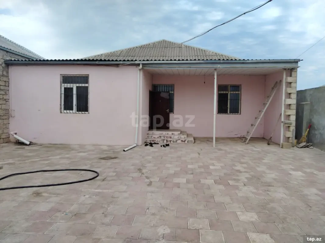 Satılır 6 otaqlı həyət evi 120 m²
