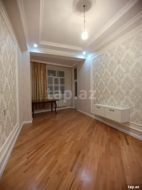 Kirayə verilir 2 otaqlı yeni tikili 80 m²