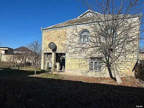 Satılır 8 otaqlı həyət evi 300 m² — Gəncə 8 otaq 300.00 m²
