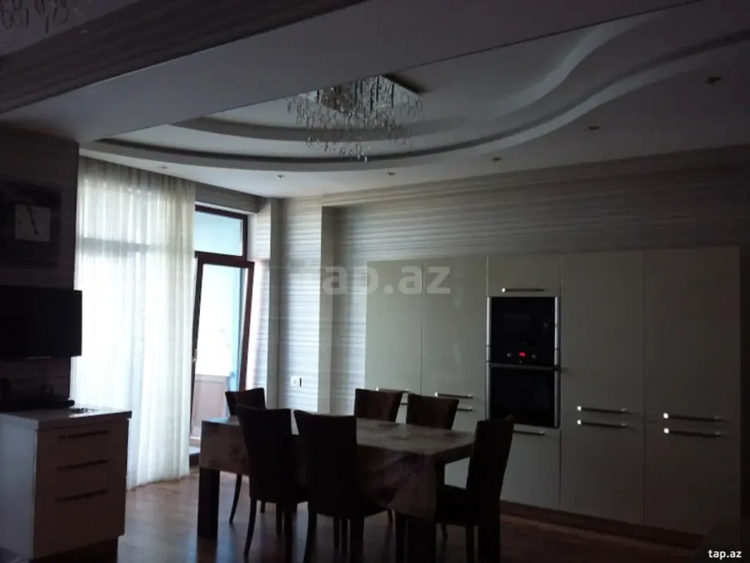 Satılır 3 otaqlı yeni tikili 170 m²
