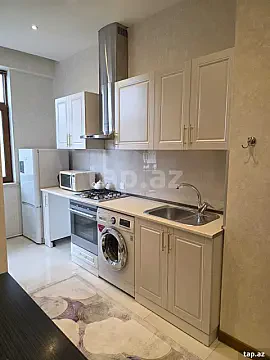 Kirayə verilir 3 otaqlı yeni tikili 130 m² — Bakı 3 otaq 130.00 m²