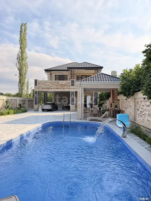 Kirayə verilir 5 otaqlı həyət evi 300 m²