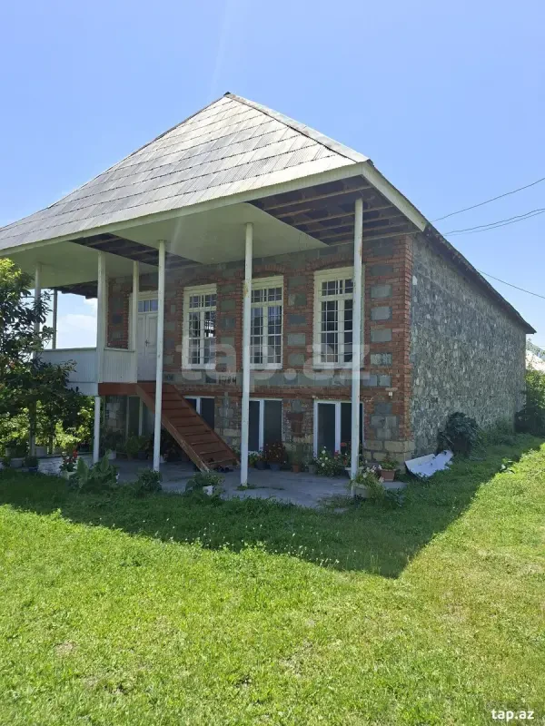 Satılır 4 otaqlı həyət evi 150 m²