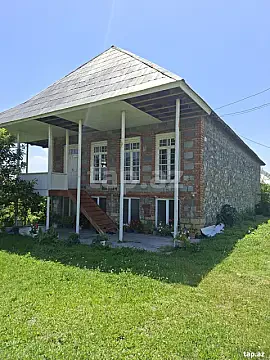 Satılır 4 otaqlı həyət evi 150 m² — Şəki 4 otaq 150.00 m²