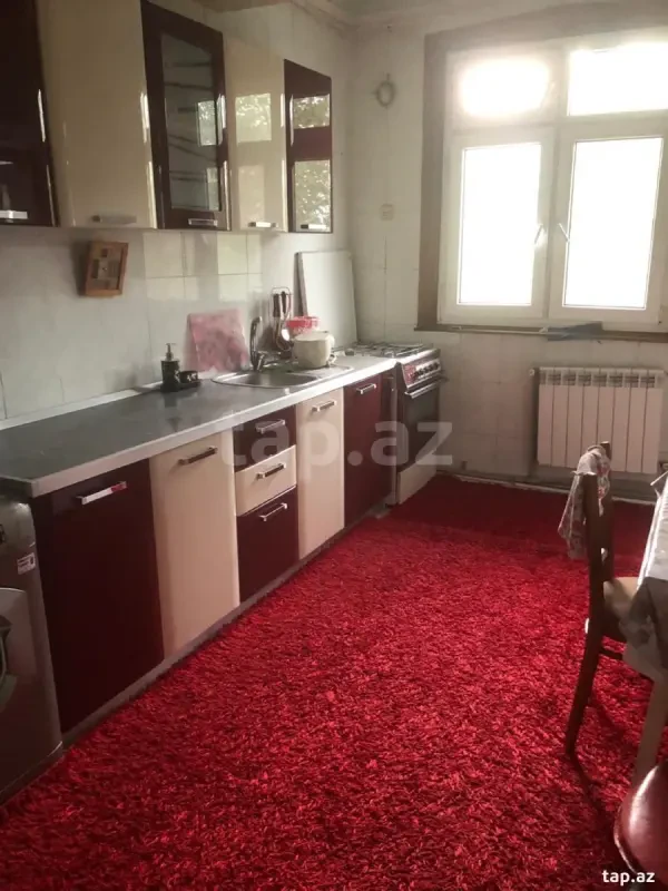 Kirayə verilir 4 otaqlı mənzil 85 m²