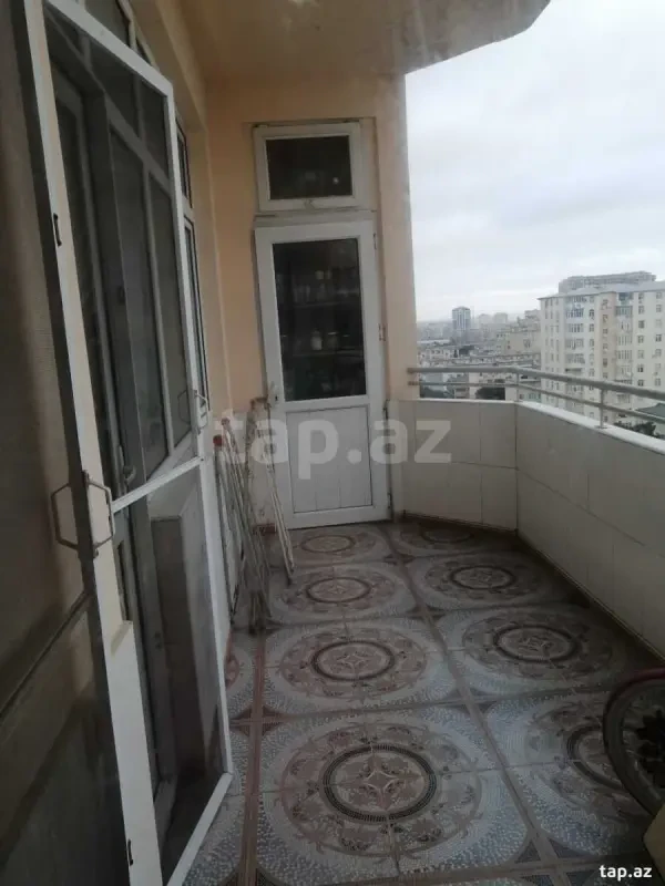 Kirayə verilir 4 otaqlı yeni tikili 150 m²