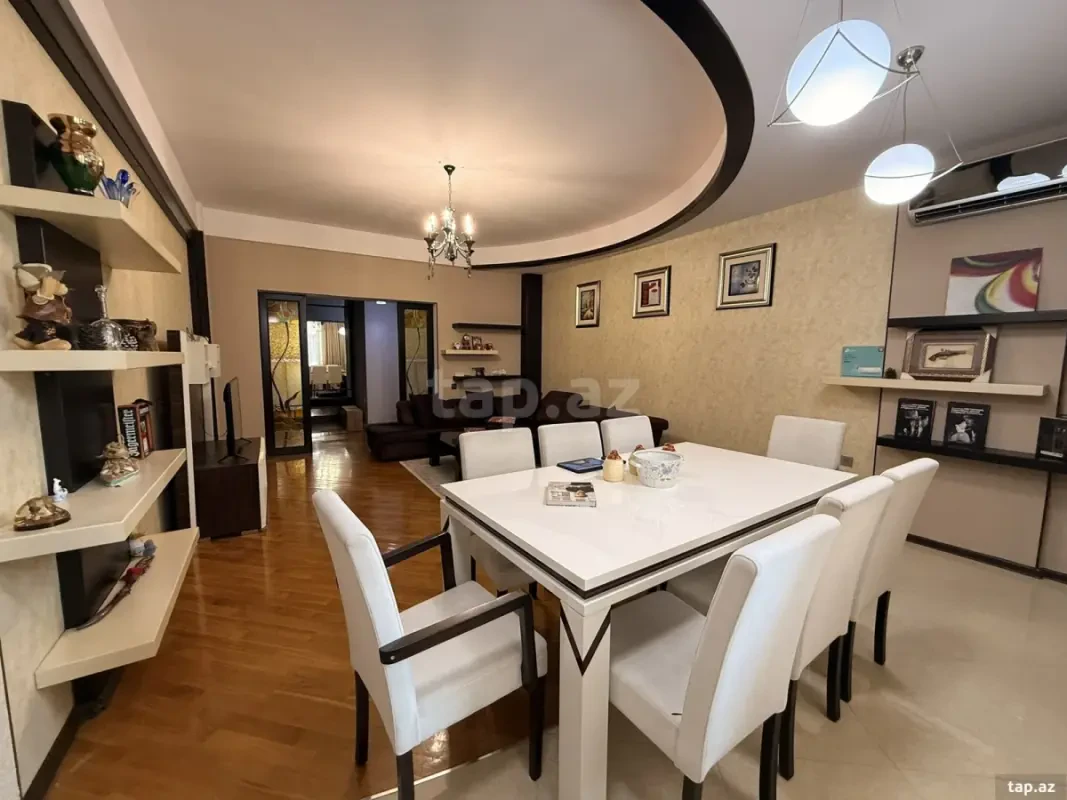 Satılır 3 otaqlı yeni tikili 115 m²
