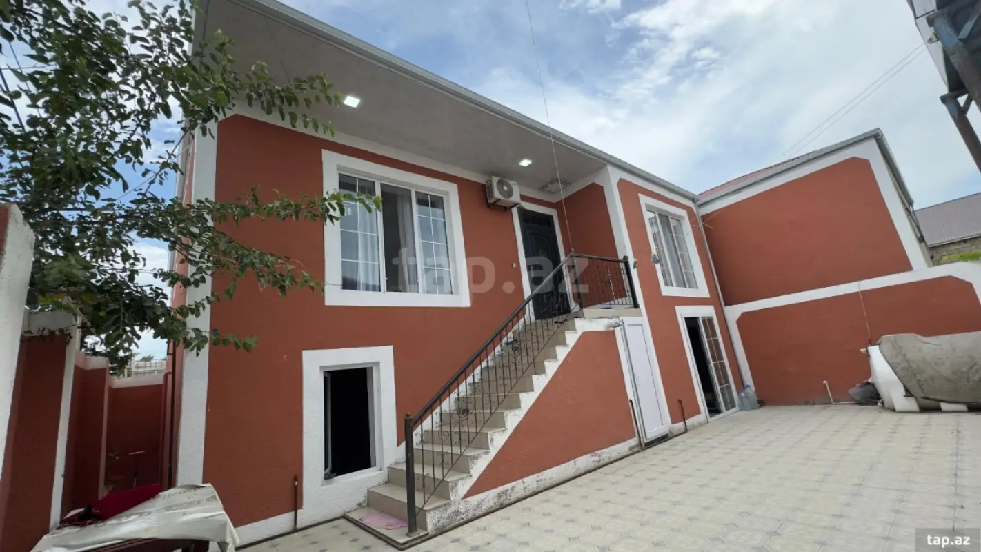 Satılır 4 otaqlı həyət evi 120 m²