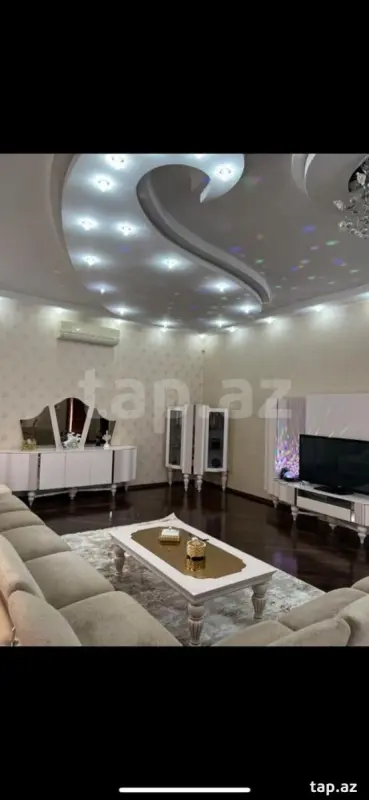 Kirayə verilir 10 otaqlı həyət evi 350 m²