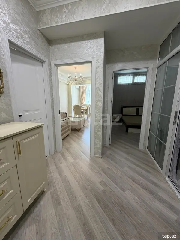 Kirayə verilir 3 otaqlı yeni tikili 75 m²