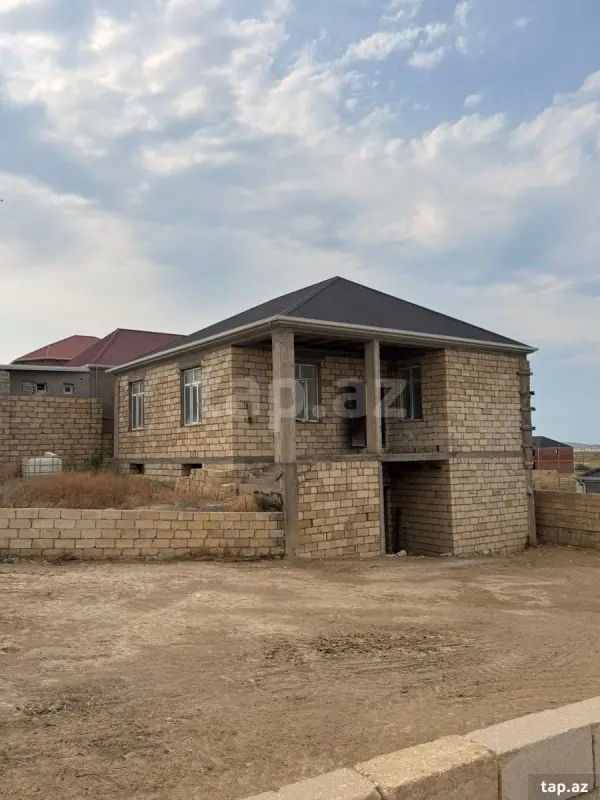Satılır 5 otaqlı həyət evi 200 m²