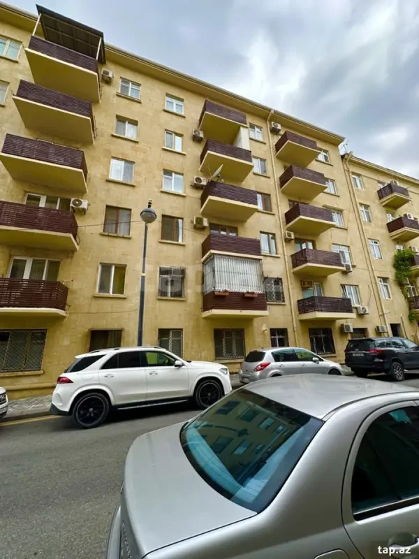 Satılır 1 otaqlı mənzil 37 m²