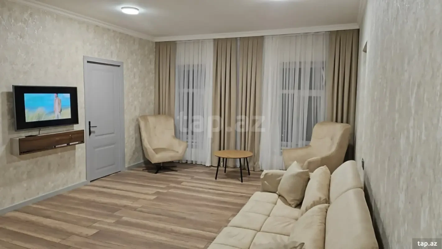 Kirayə verilir 8 otaqlı yeni tikili 250 m²